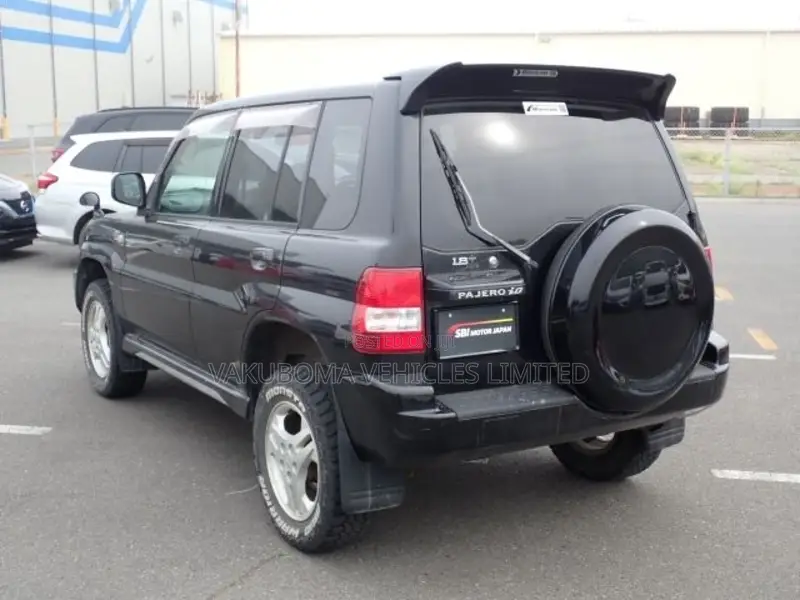 Mitsubishi Pajero IO 2004 Black
