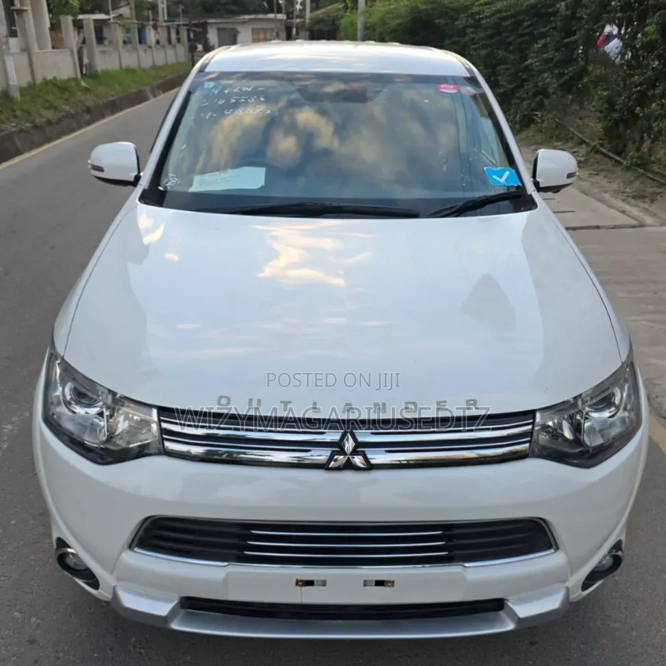 Mitsubishi Outlander 2015 White