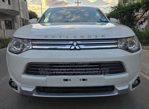 Mitsubishi Outlander 2015 White