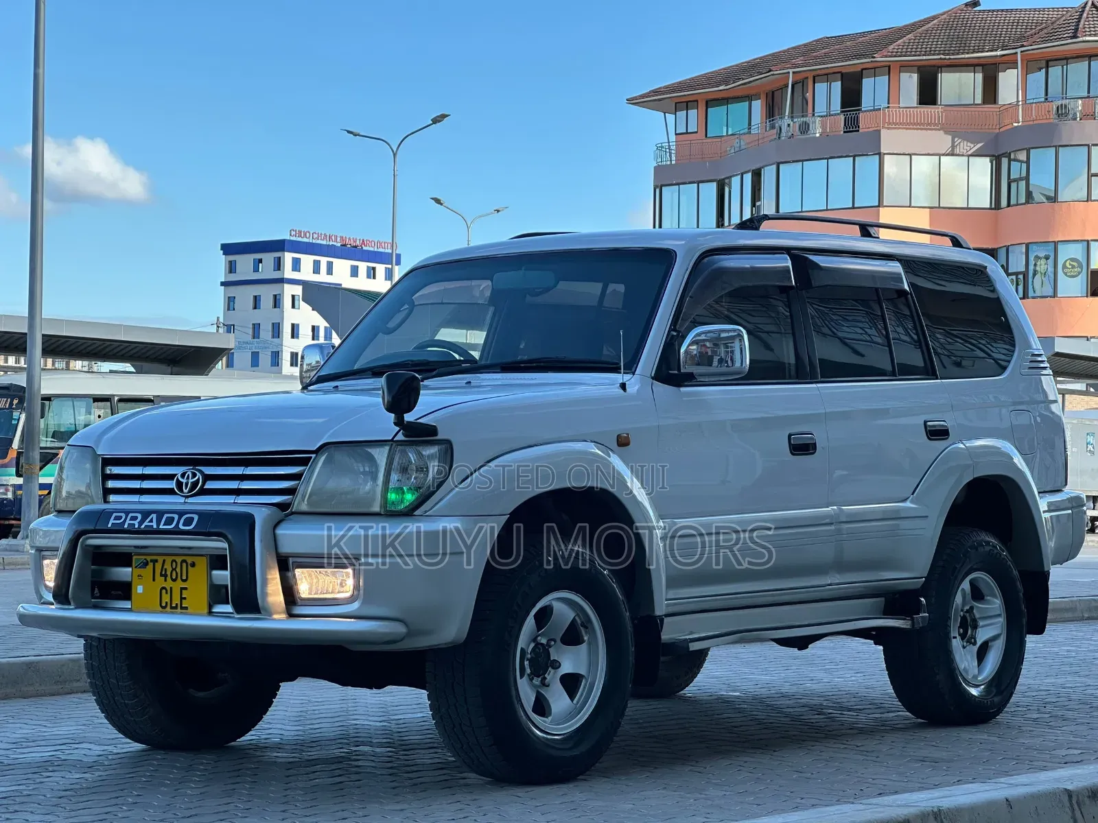 Toyota Land Cruiser Prado 2001 White