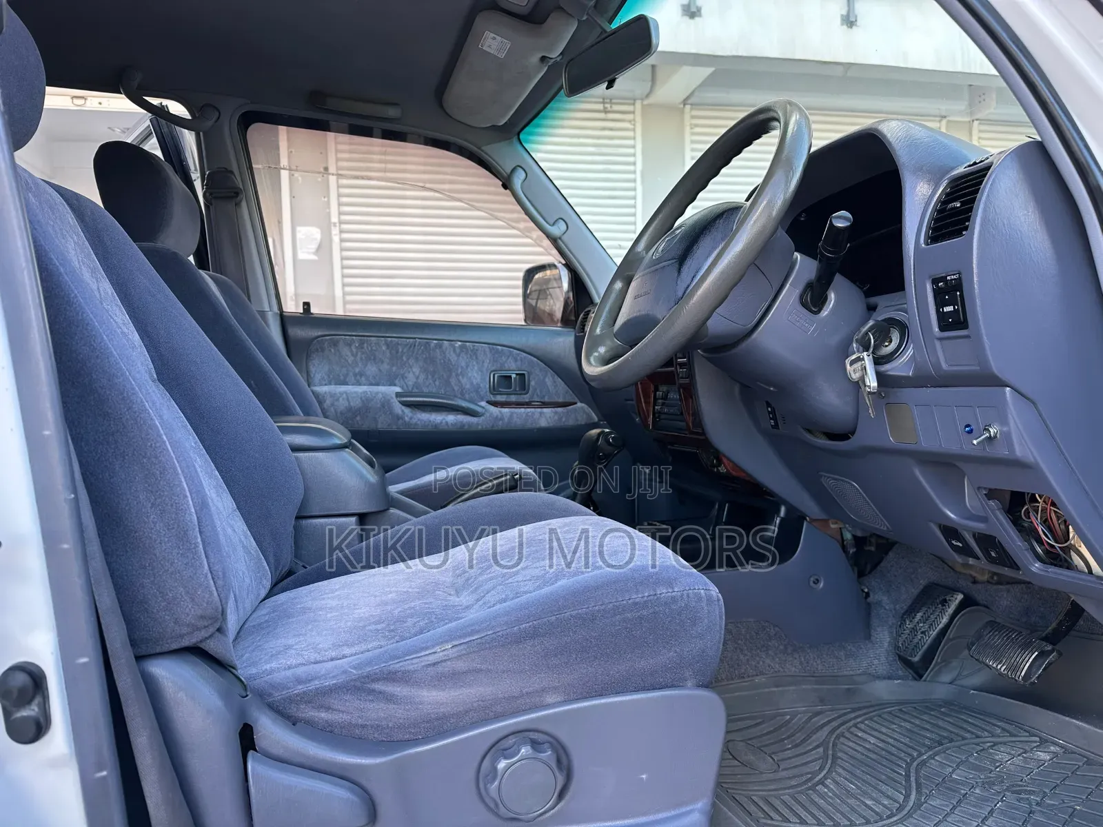 Toyota Land Cruiser Prado 2001 White