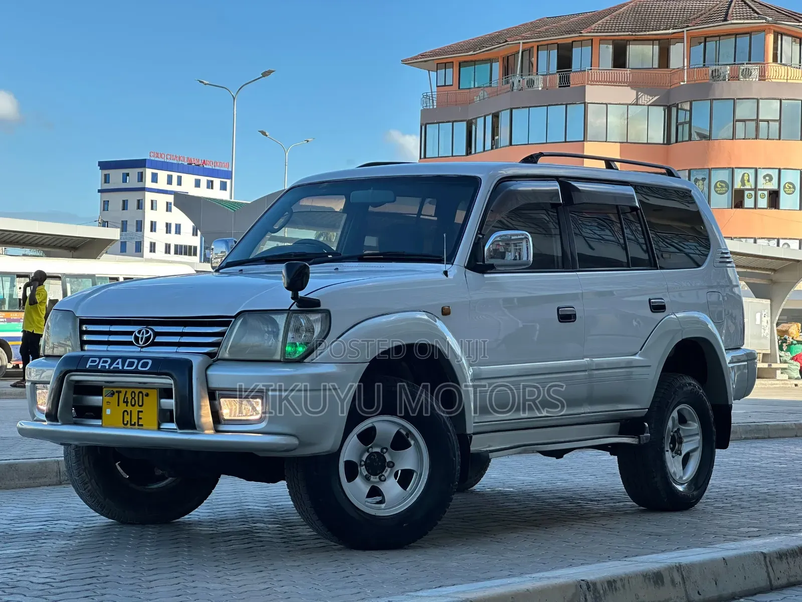Toyota Land Cruiser Prado 2001 White