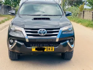 Toyota Fortuner 2017 Gray