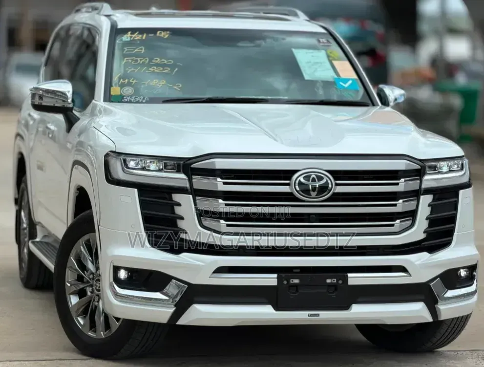 New Toyota Land Cruiser 2025 Off white