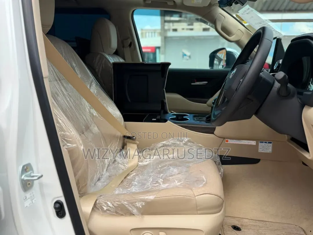 New Toyota Land Cruiser 2025 Off white