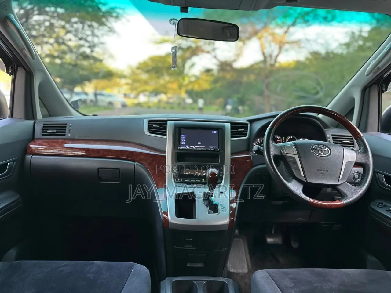Toyota Vellfire 2008 White