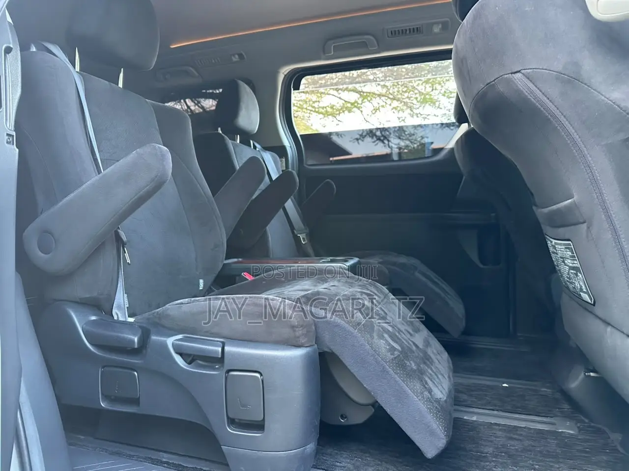 Toyota Vellfire 2008 White