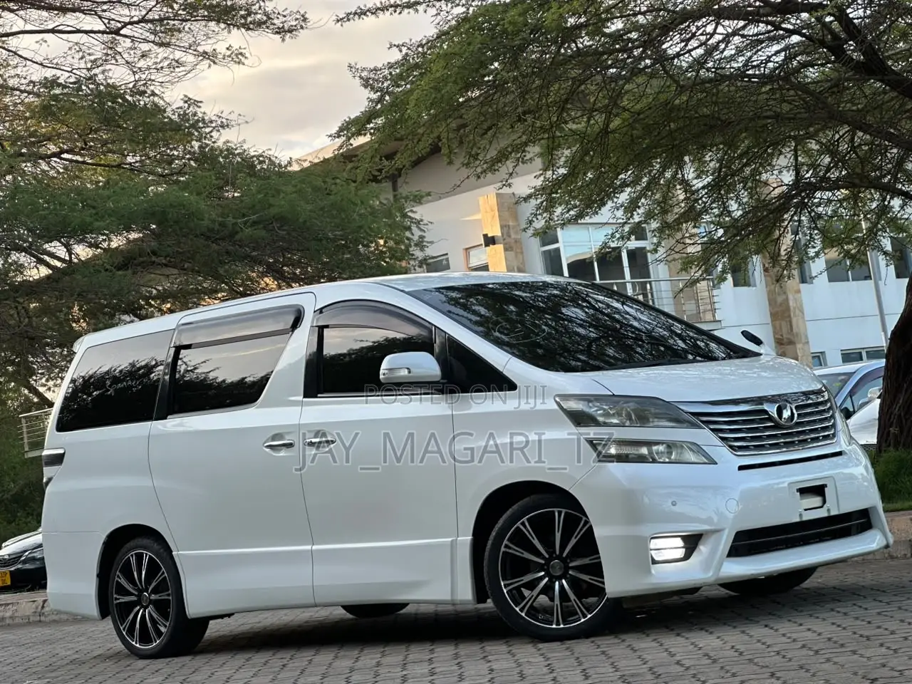 Toyota Vellfire 2008 White