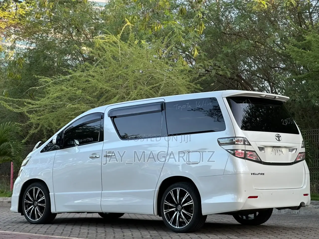 Toyota Vellfire 2008 White