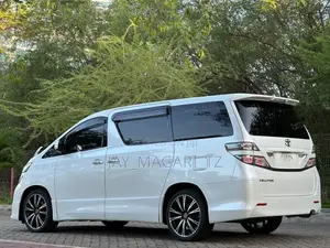 Toyota Vellfire 2008 White
