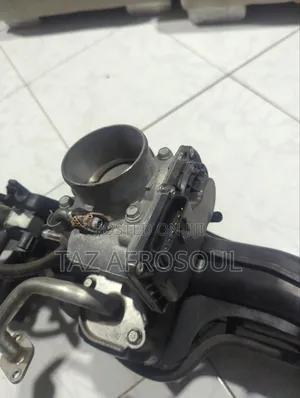 Subaru Forester Sj5 Intake Manifold + Throttle Body