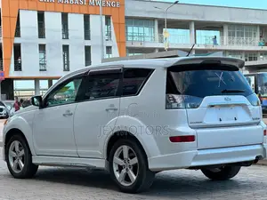 Mitsubishi Outlander 2010 White
