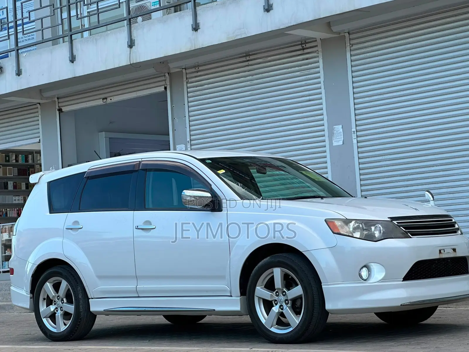 Mitsubishi Outlander 2010 White