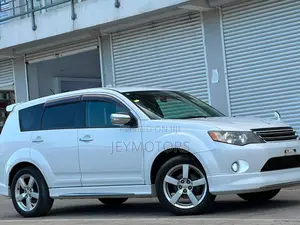 Mitsubishi Outlander 2010 White