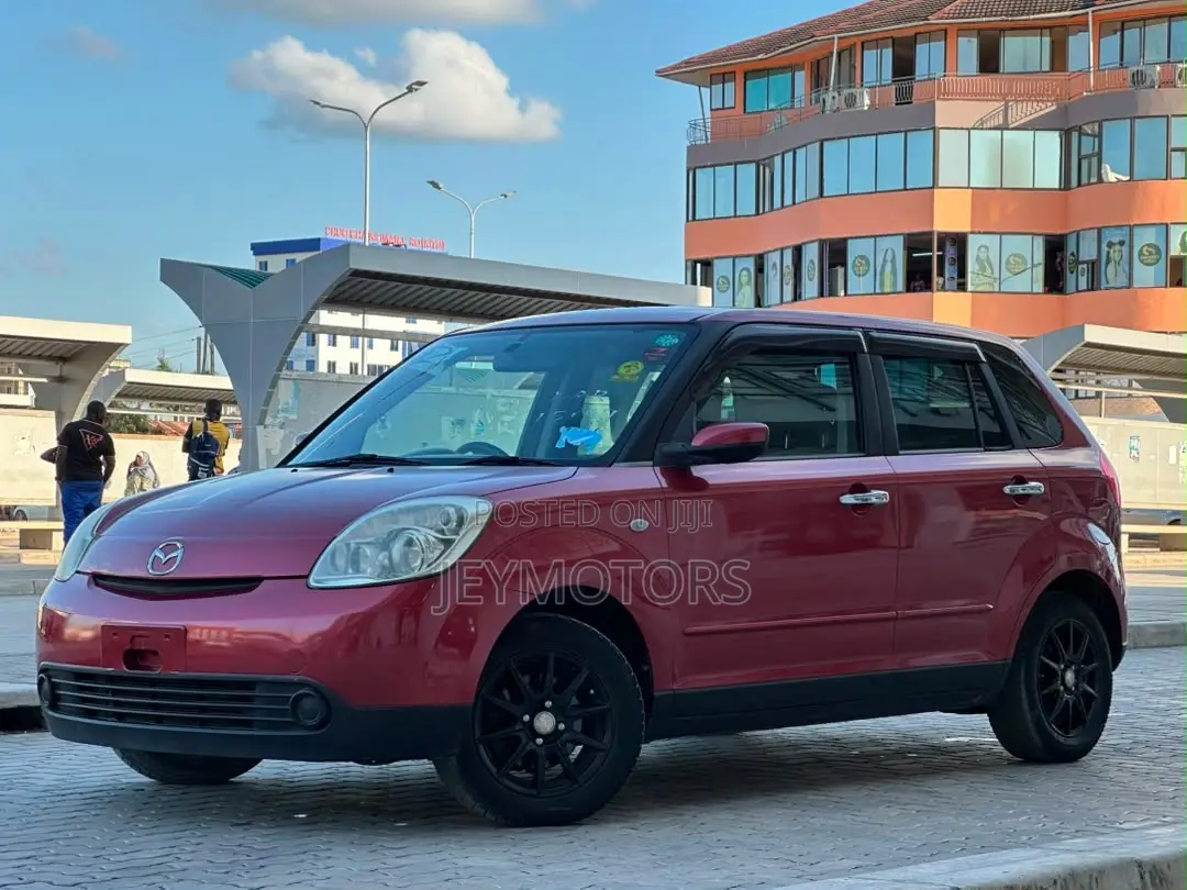Mazda Verisa 2005 Maroon