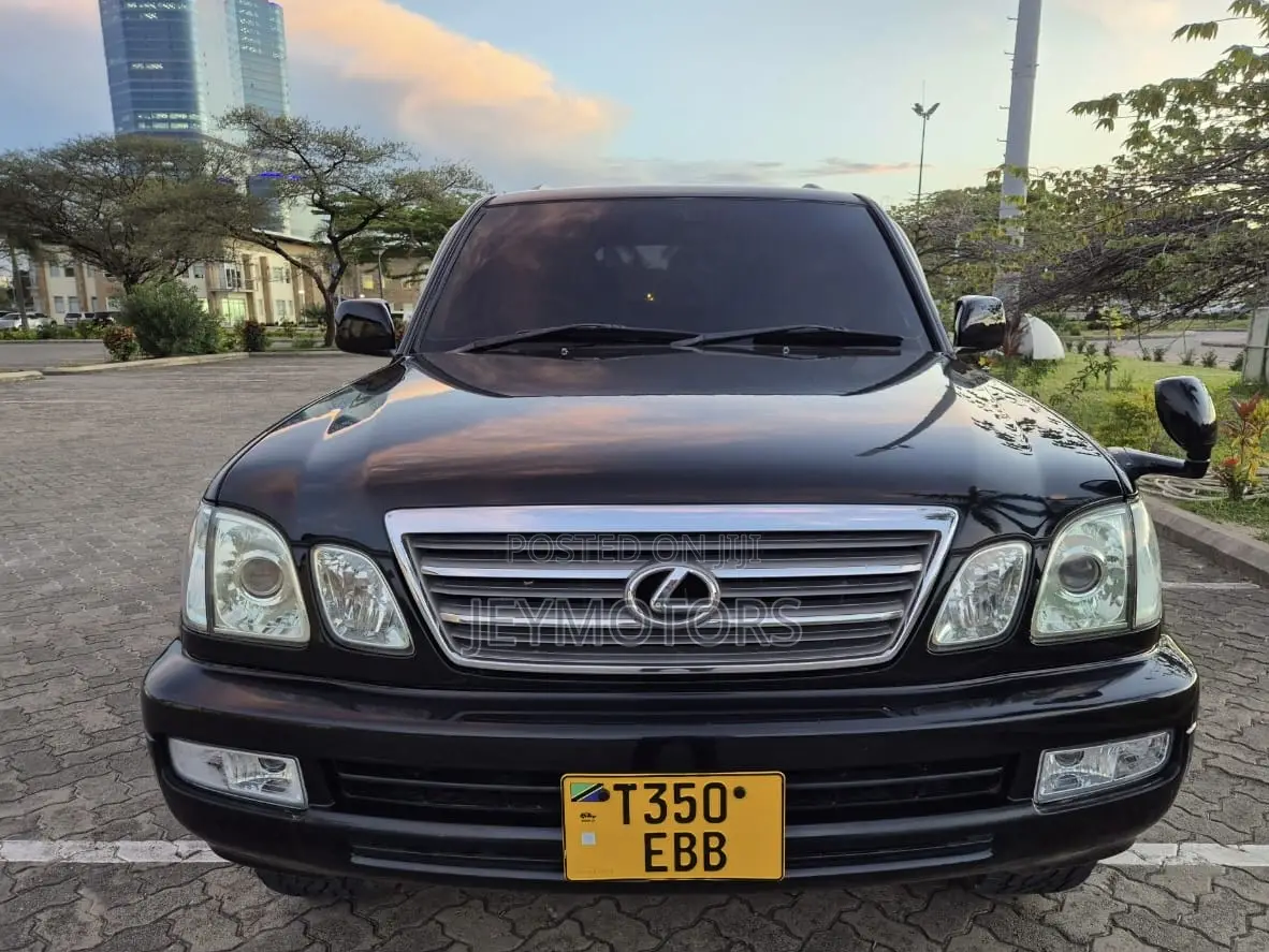 Lexus LX 470 Sport Utility 2004 Black