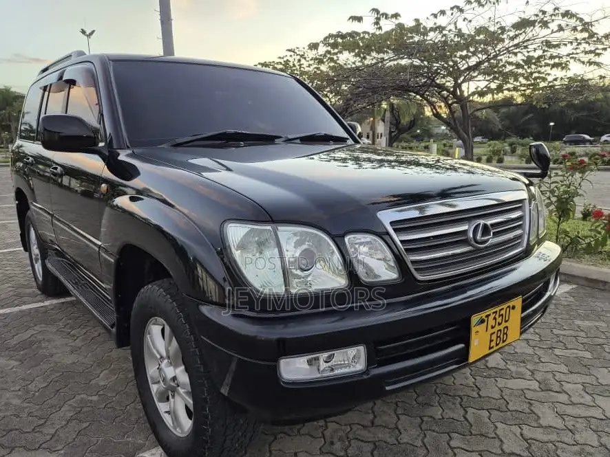 Lexus LX 470 Sport Utility 2004 Black