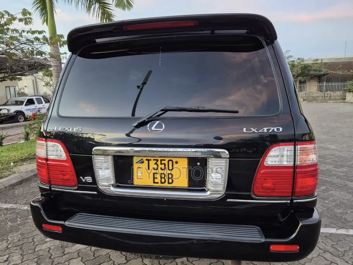 Lexus LX 470 Sport Utility 2004 Black