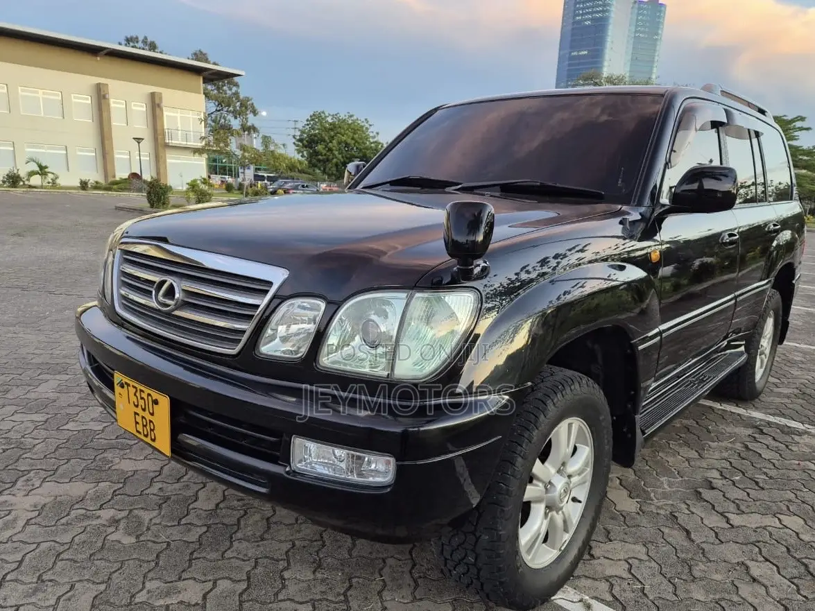 Lexus LX 470 Sport Utility 2004 Black