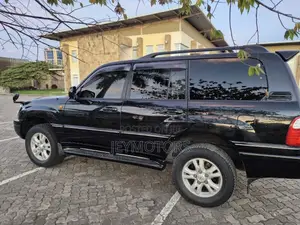 Lexus LX 470 Sport Utility 2004 Black