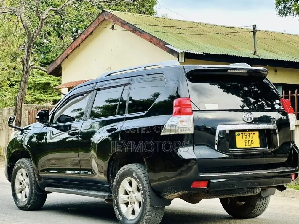 Toyota Land Cruiser Prado 2012 Black