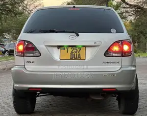 Toyota Harrier 2004 White