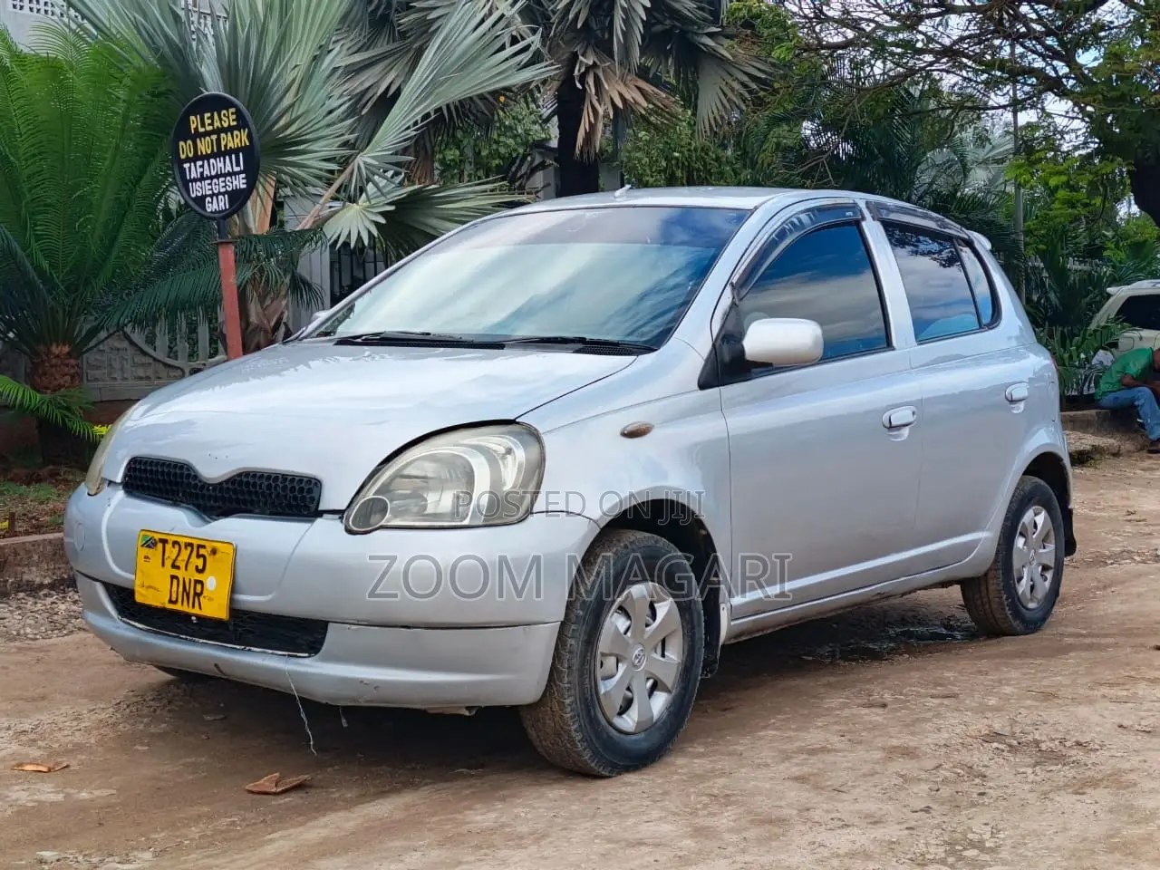 Toyota Vitz 2002 Silver