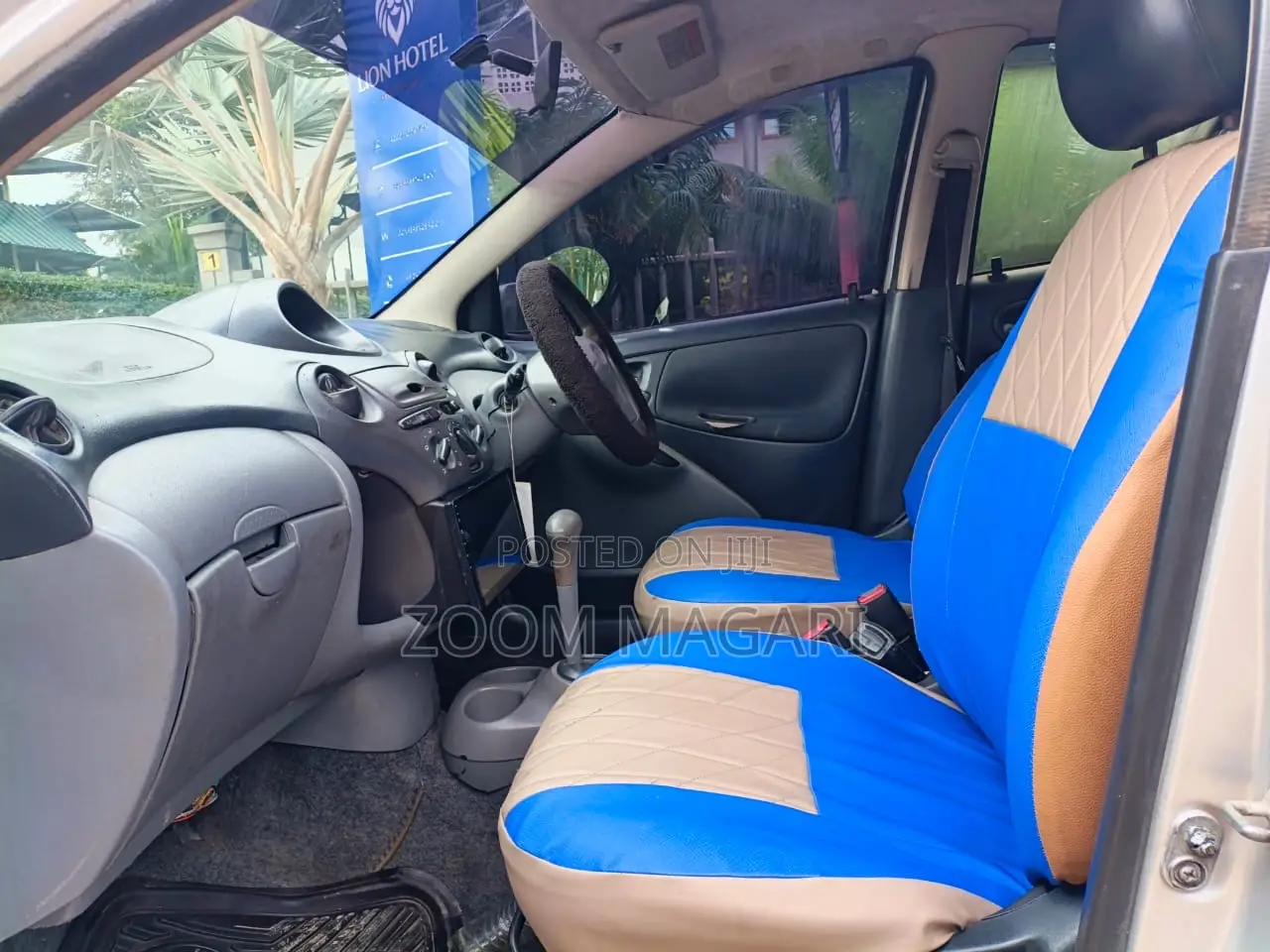 Toyota Vitz 2002 Silver