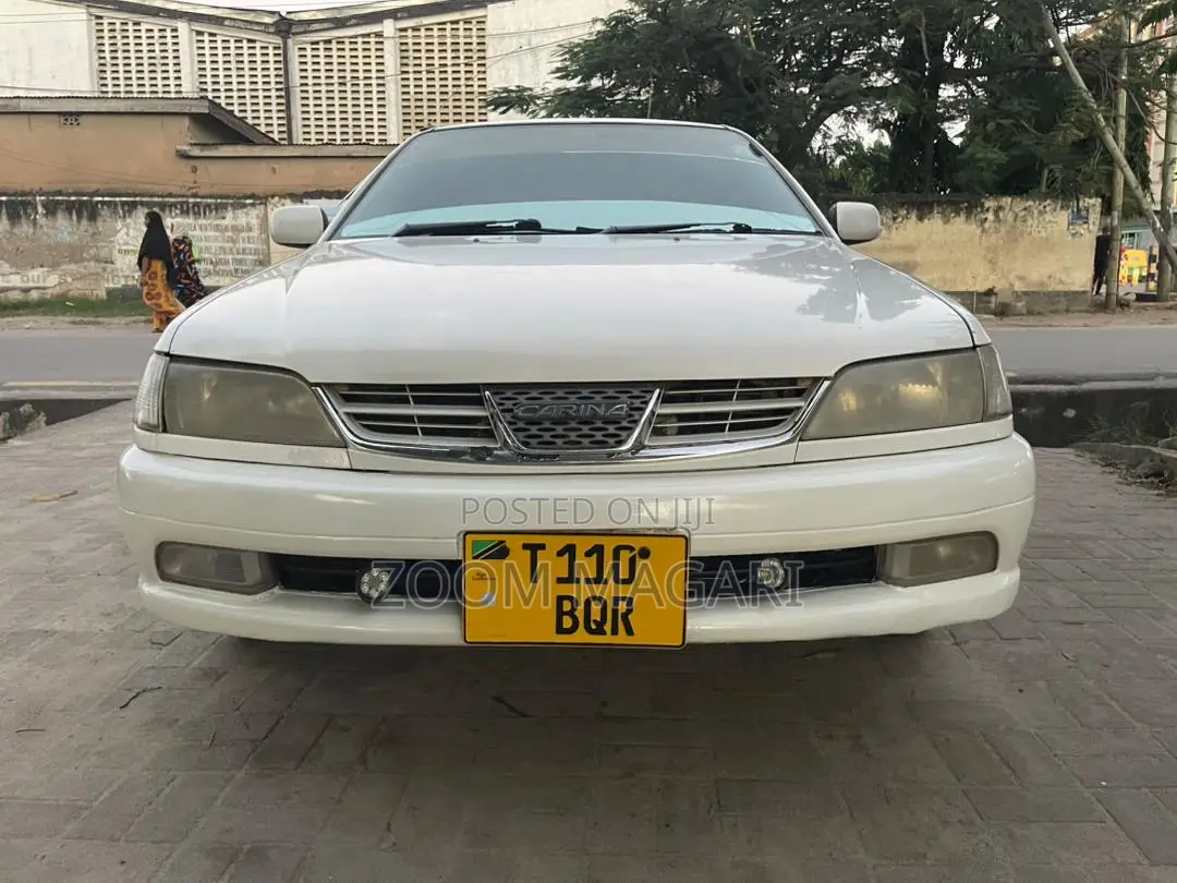 Toyota Carina 2000 White