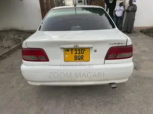 Toyota Carina 2000 White