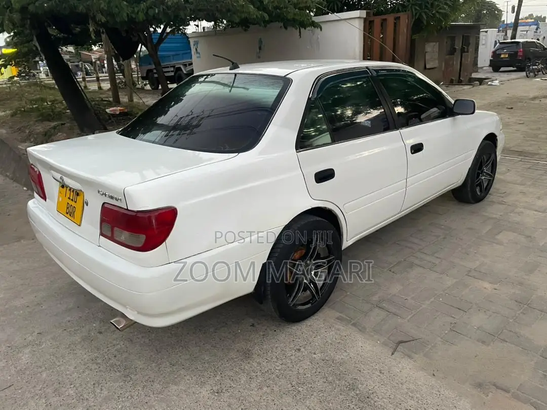Toyota Carina 2000 White