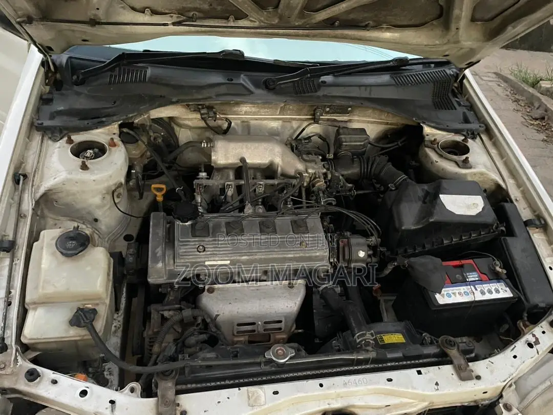 Toyota Carina 2000 White