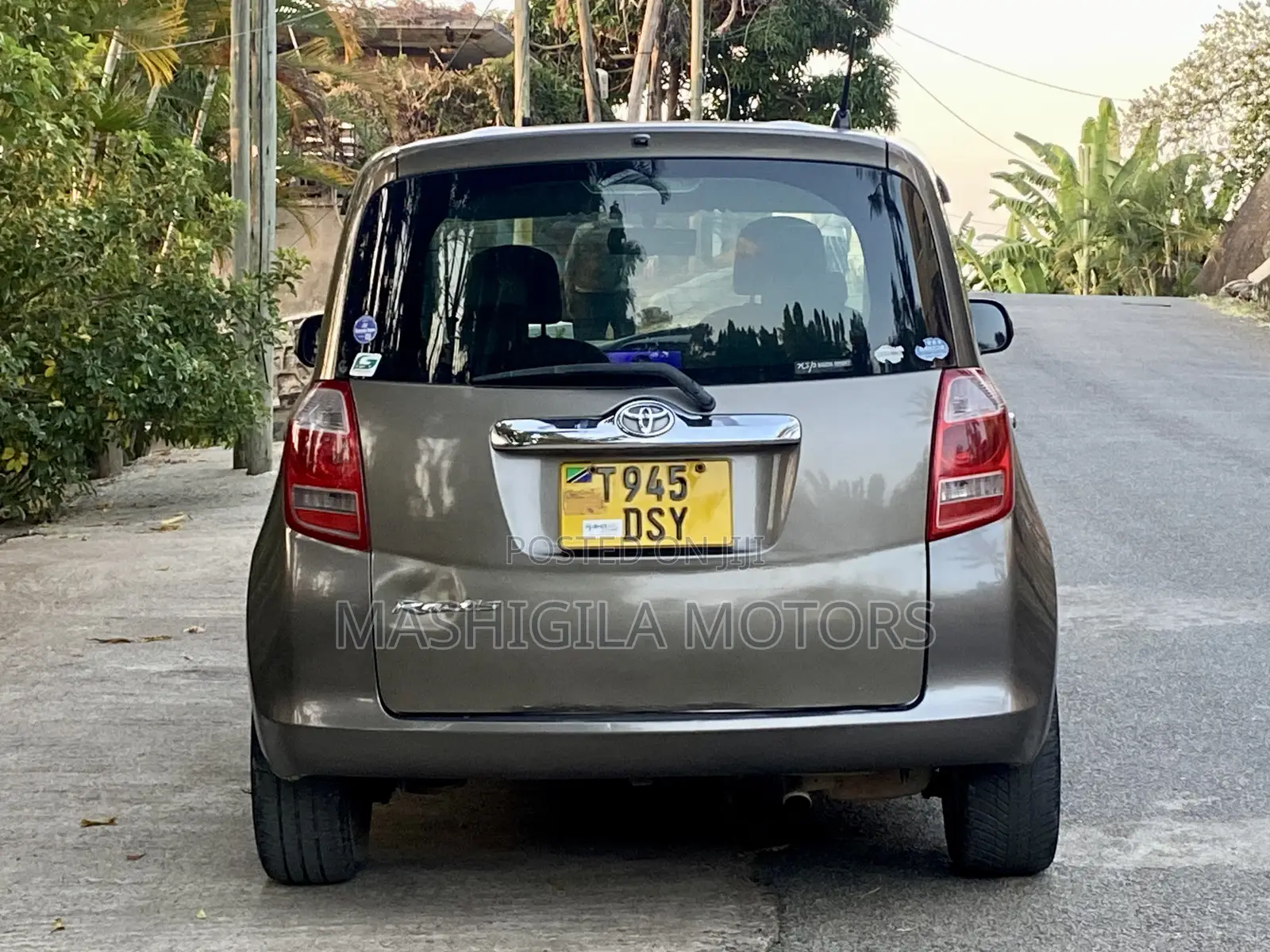 Toyota Ractis 2005 Gray