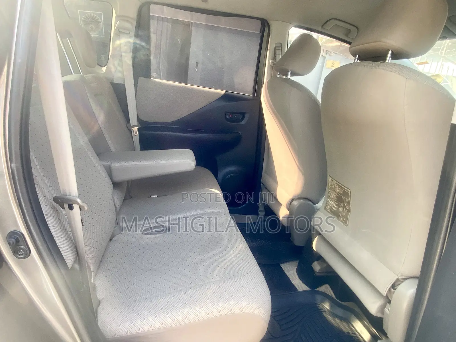 Toyota Ractis 2005 Gray