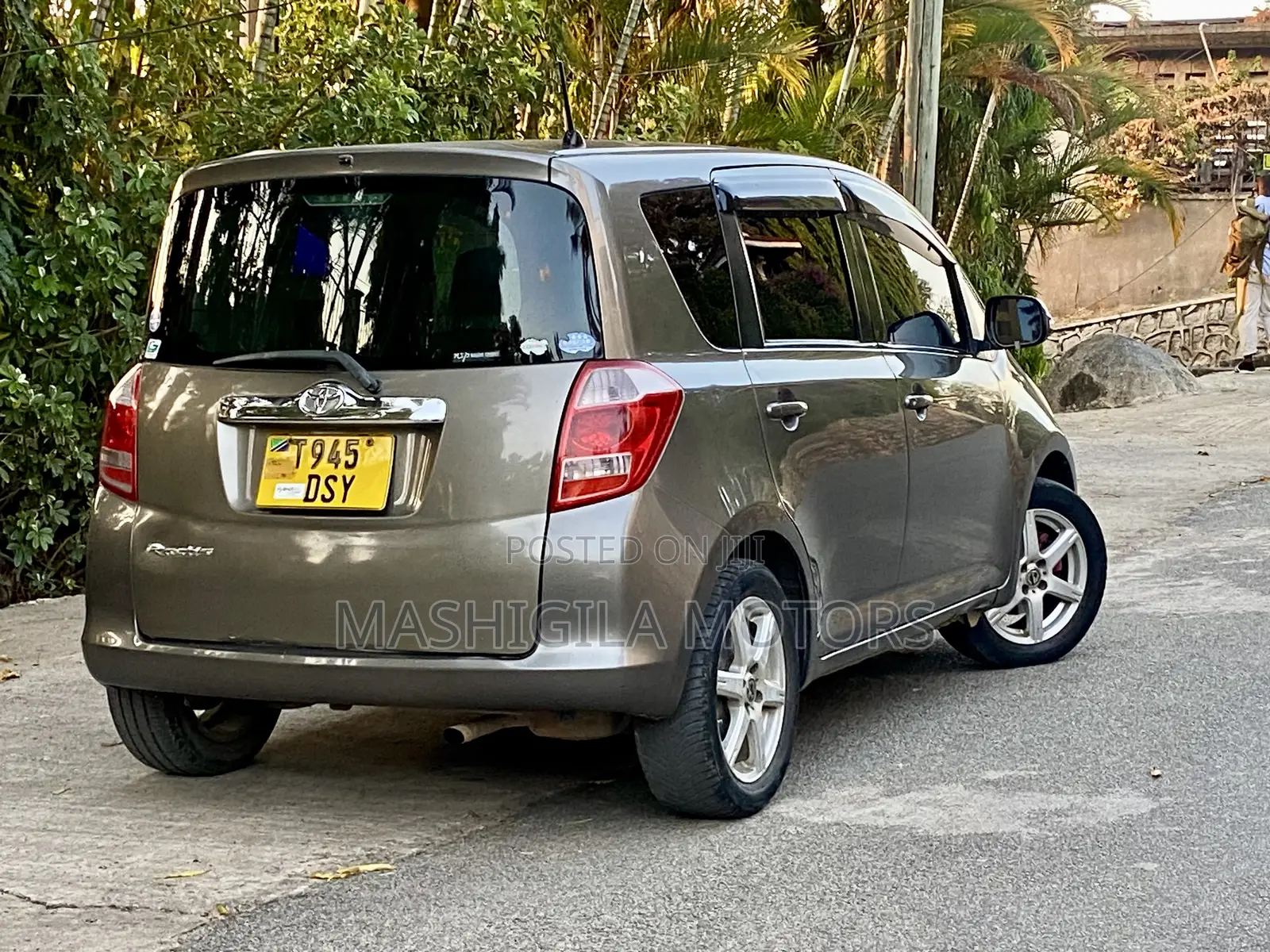 Toyota Ractis 2005 Gray