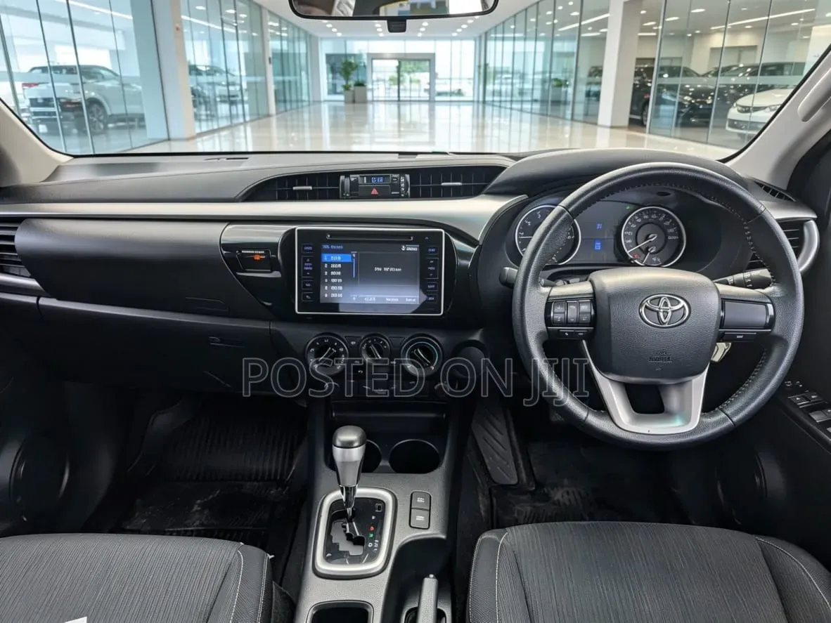 Toyota Hilux 2018 Red