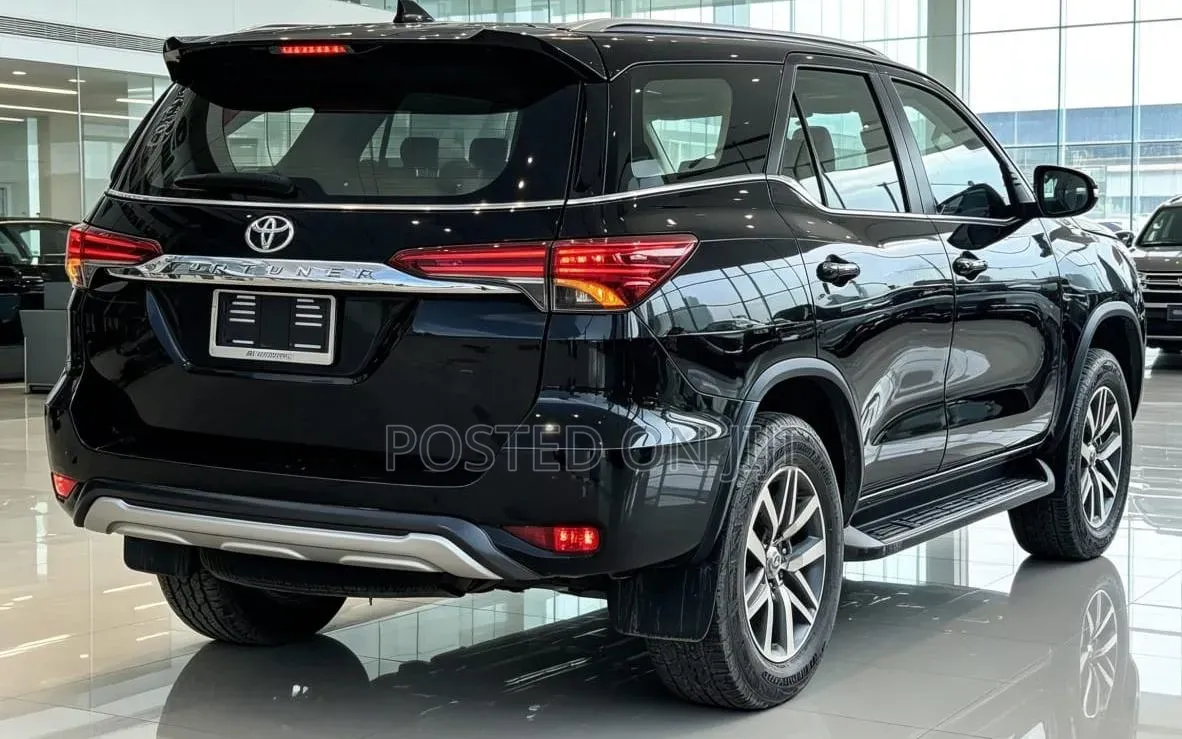 Toyota Fortuner 2017 Black