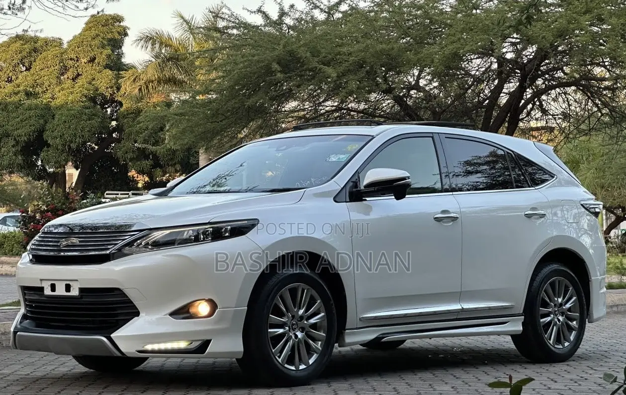 Toyota Harrier 2.0 2016 White