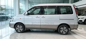 Toyota Noah 2004 White