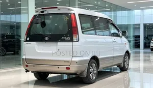 Toyota Noah 2004 White