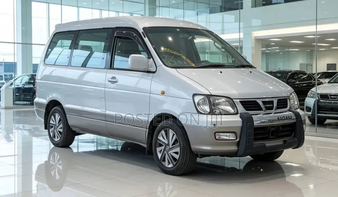 Toyota Noah 2004 White