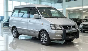 Toyota Noah 2004 White