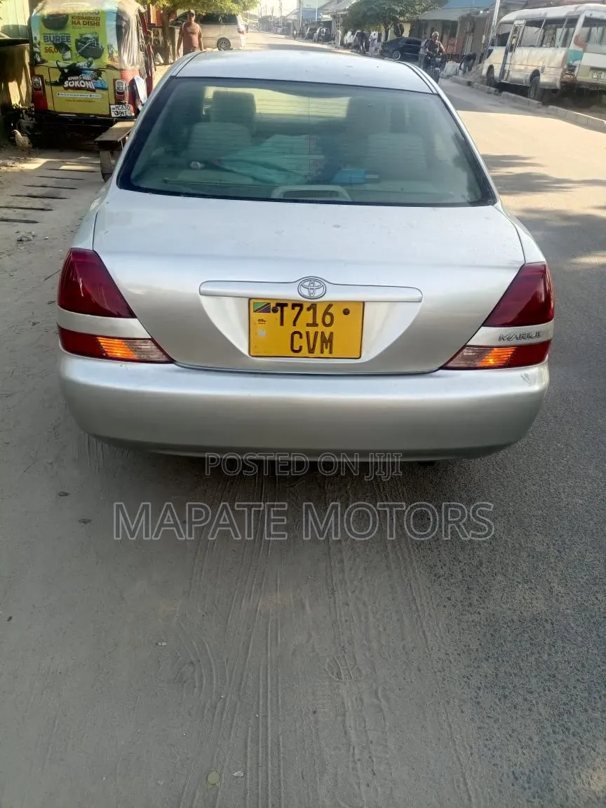 Toyota Mark II 2002 Silver