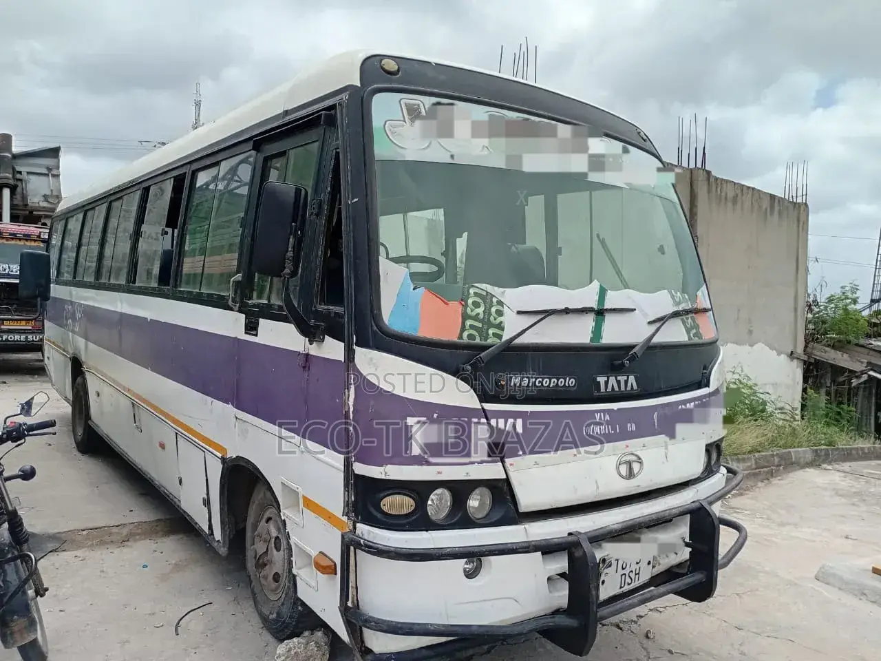 Tata Starbus Ultra Skool 2002 White