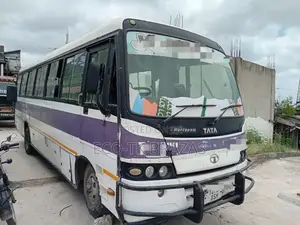 Tata Starbus Ultra Skool 2002 White