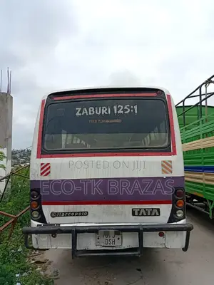 Tata Starbus Ultra Skool 2002 White