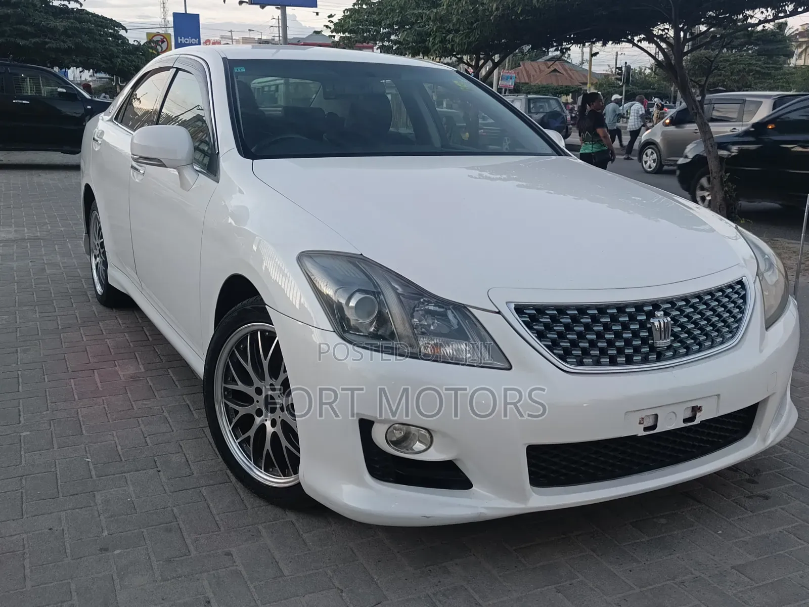 Toyota Crown 2008 White