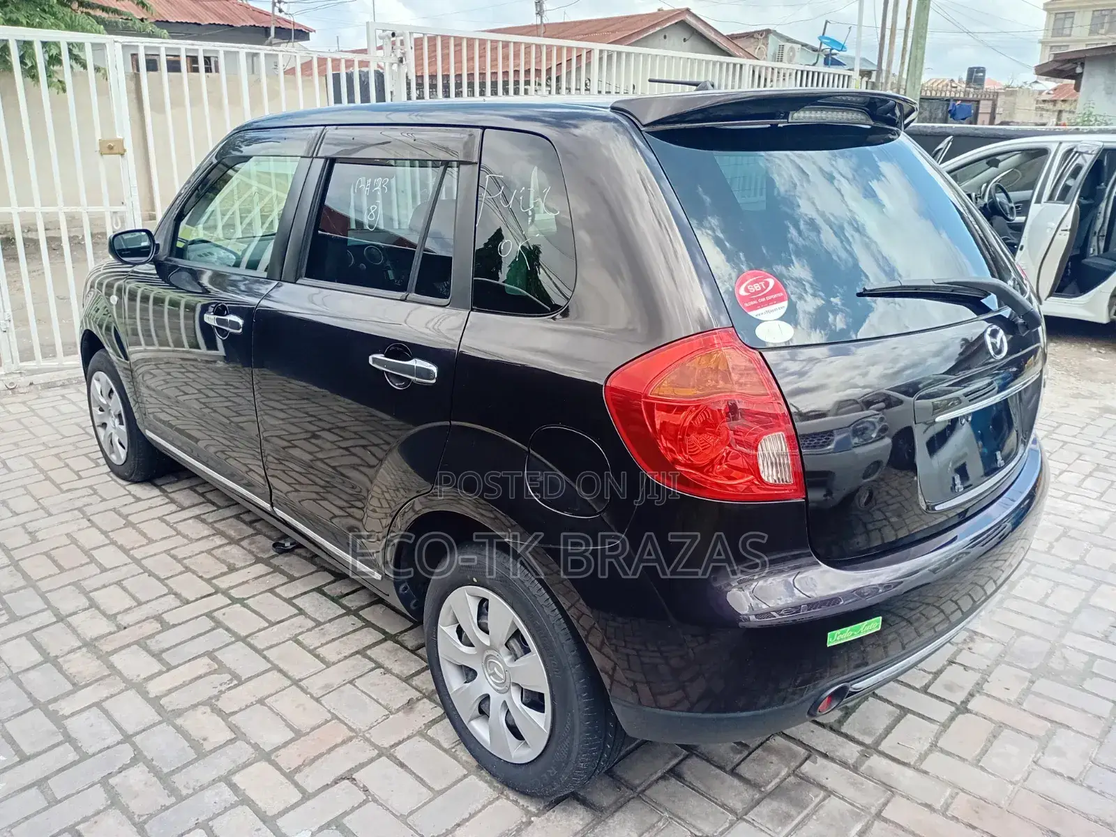 Mazda Verisa 2012 Maroon