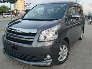 Toyota Noah 2007 Gray