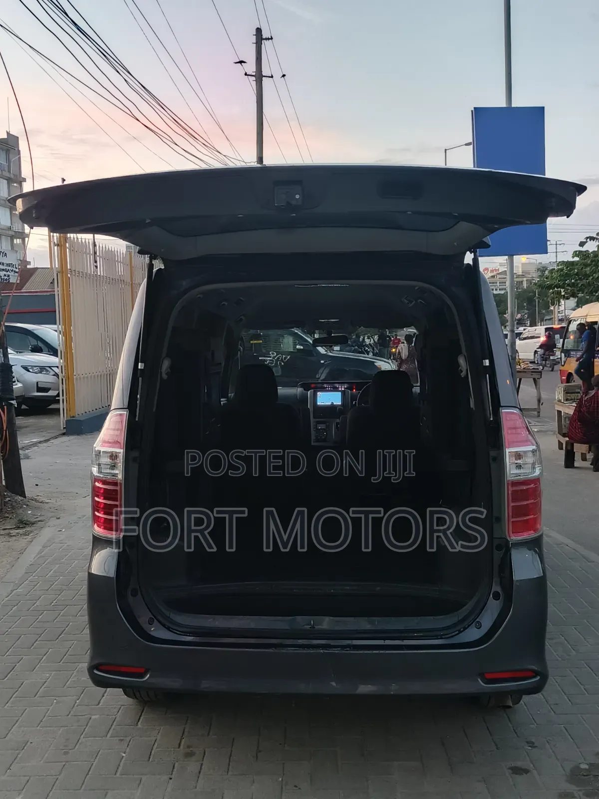 Toyota Noah 2007 Gray